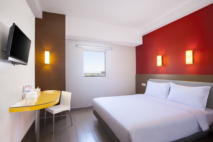 Room 10 of 37