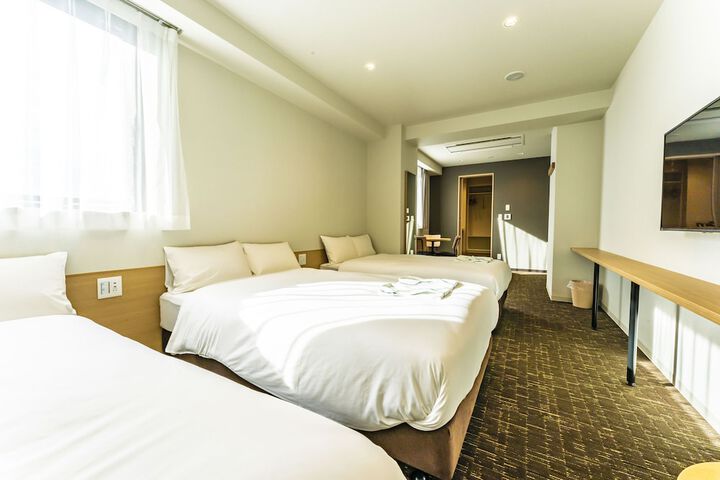 Room 8 of 42