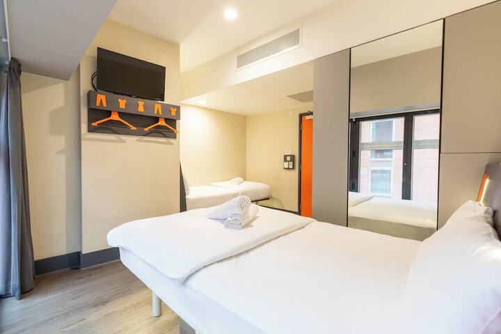 Room 33 of 55