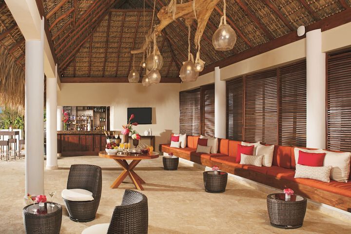 Lounge 57 of 75