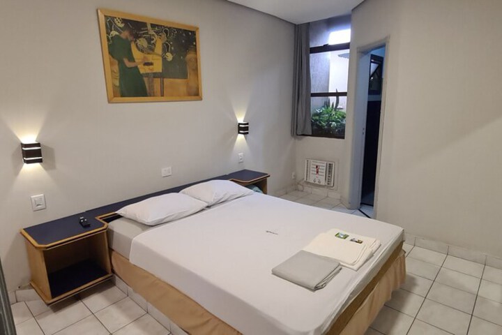 Room 8 of 24