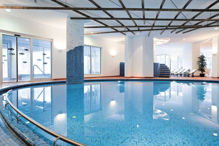 Pool 45 of 108