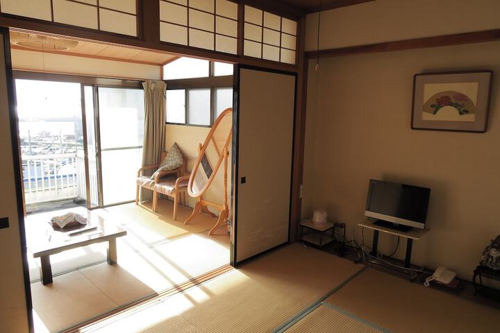 Room 13 of 48