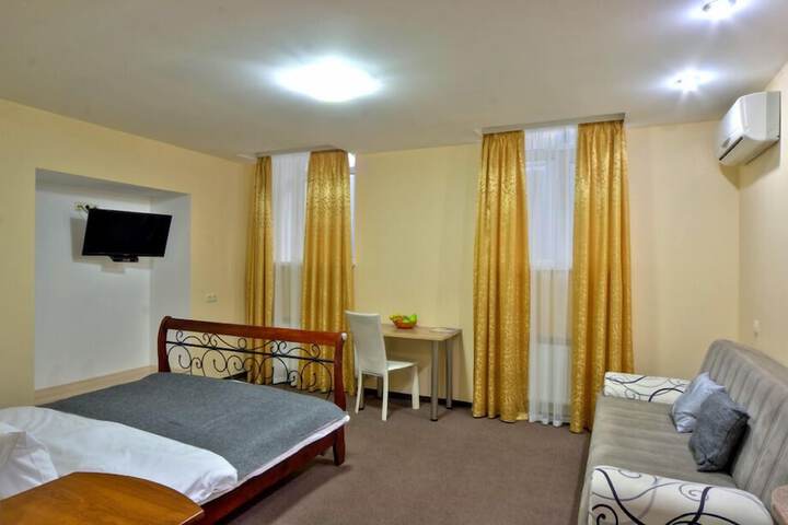 Room 3 of 37
