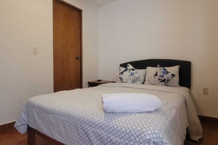 Room 31 of 242