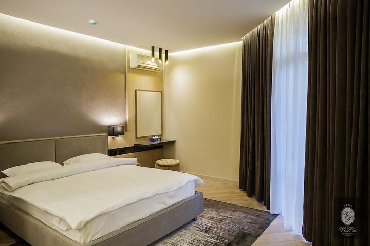 Room 7 of 40