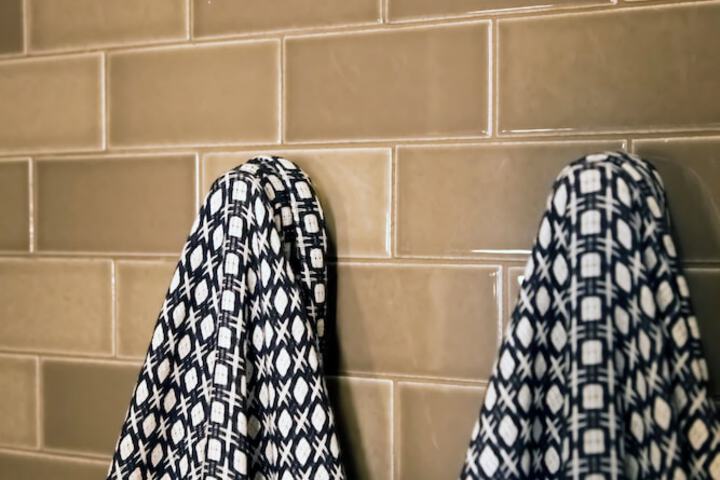 Bathroom amenities