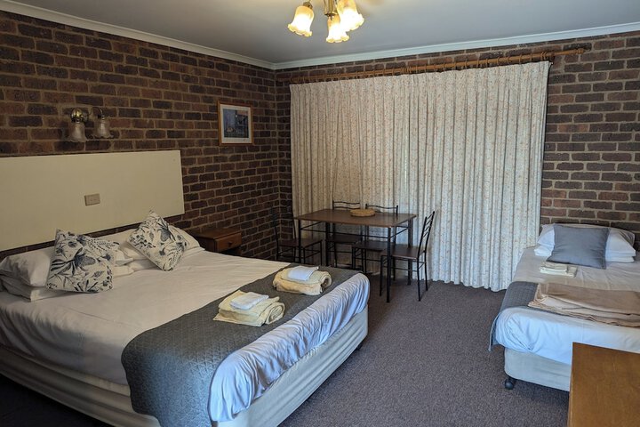 Room 7 of 28