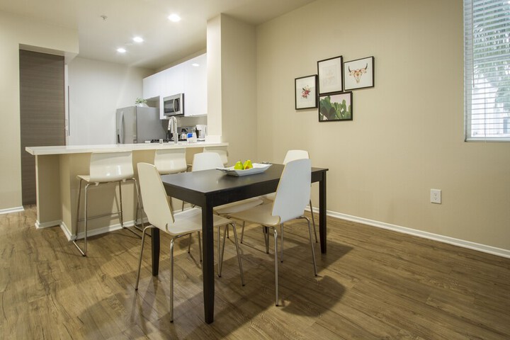 Hotel Exterior 19 of 21