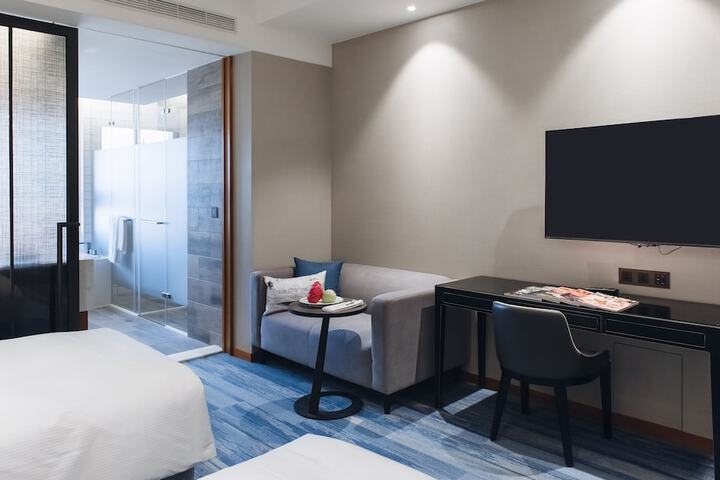 Room 17 of 75