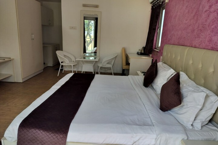 Room 5 of 21