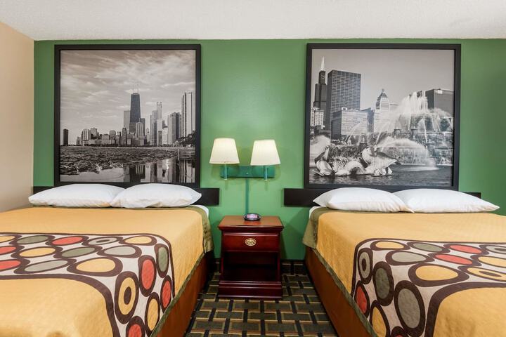 2 Queen Beds (5 of 9)
