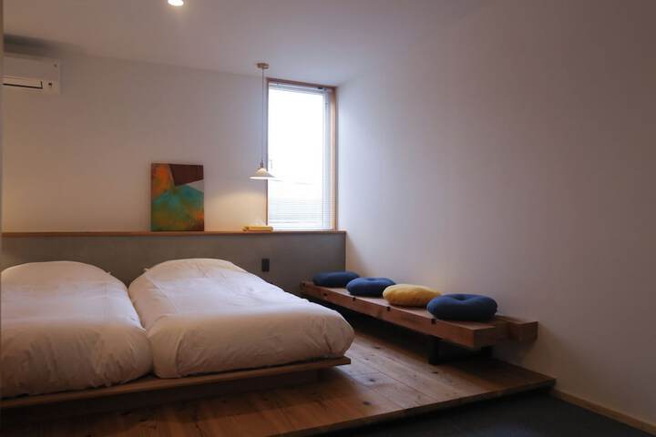 Room 19 of 34