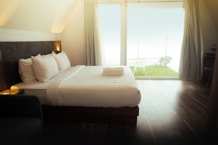 Room 6 of 42