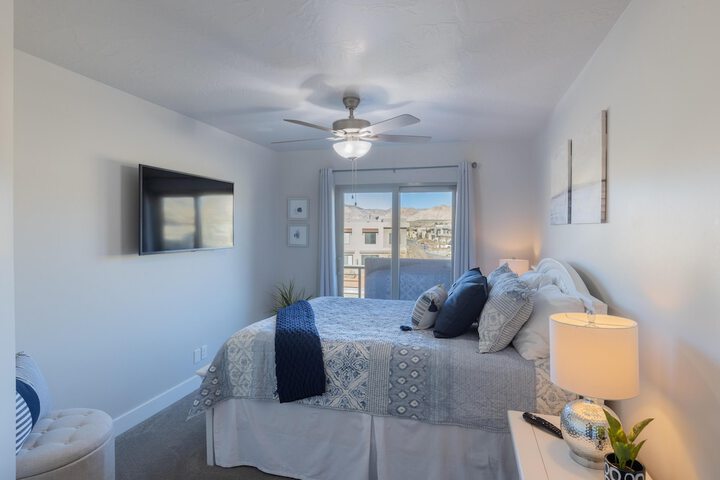 Room 12 of 85