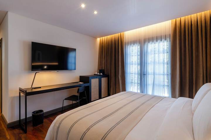 Room 15 of 32