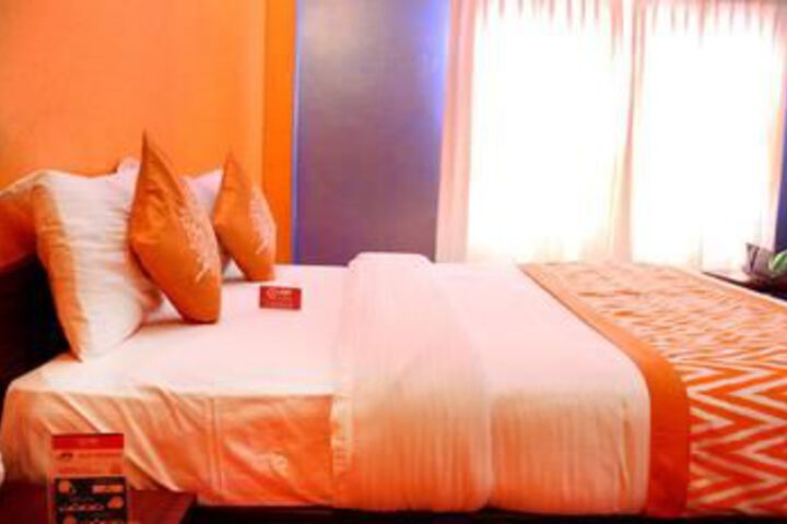 Room 6 of 25