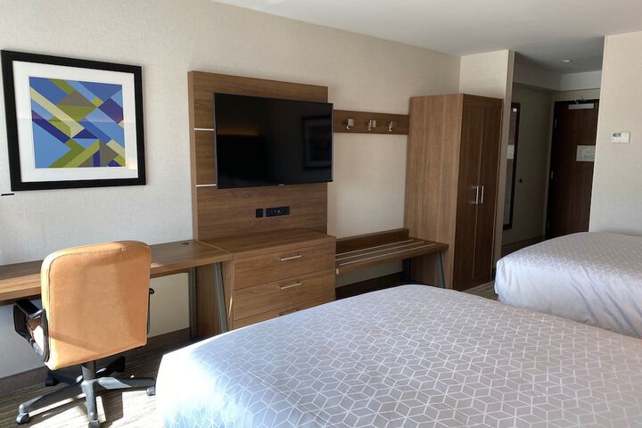 Room 9 of 60