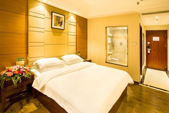 Room 13 of 54