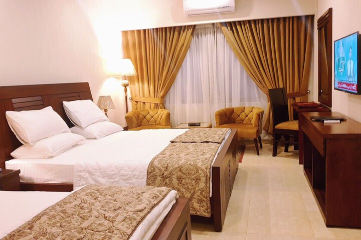 Room 18 of 36
