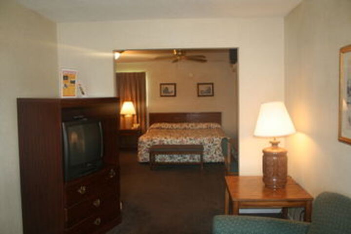 Room 7 of 24