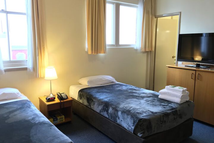 Room 11 of 73