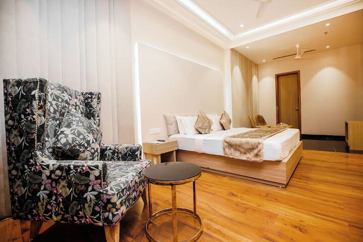 Room 16 of 40