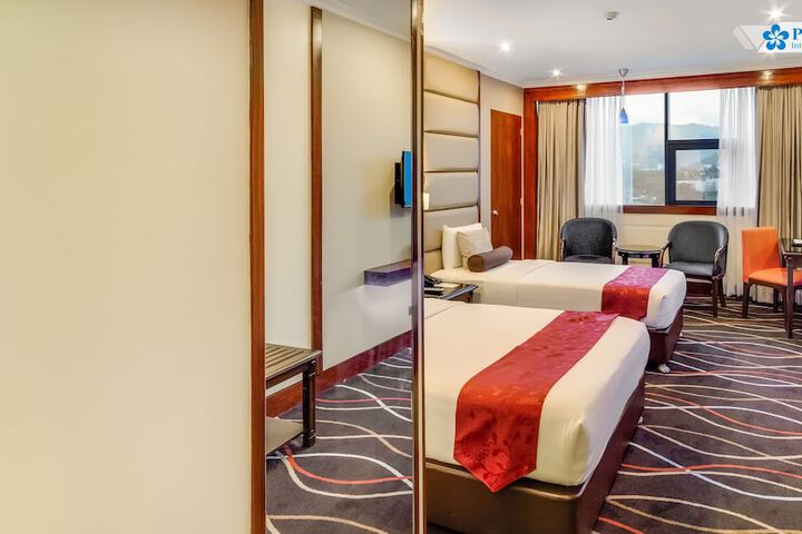 Room 30 of 77