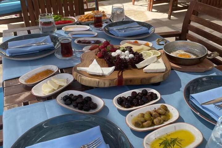 Breakfast/Coffee Service 29 of 46