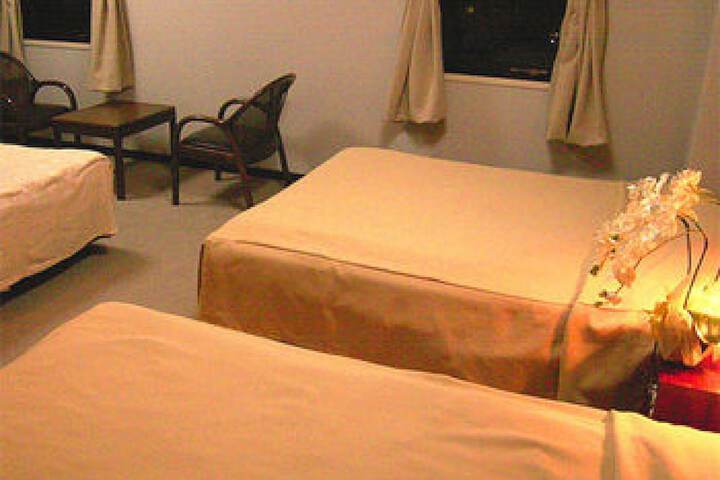 Room 4 of 30