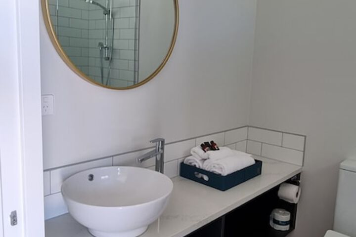 Room 64 of 77