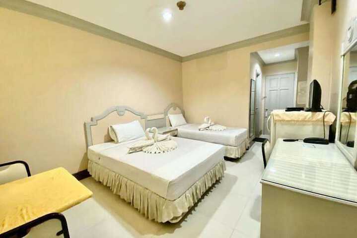 Room 9 of 20