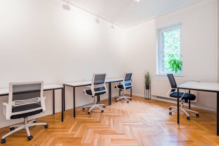 Business Center 98 of 139