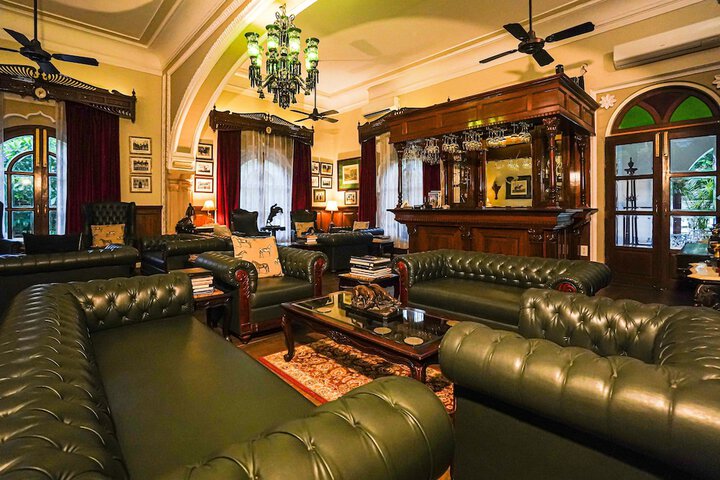 Lounge 88 of 112