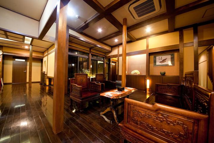 Guest Lobby