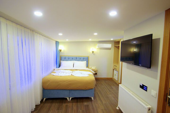 Room 5 of 87