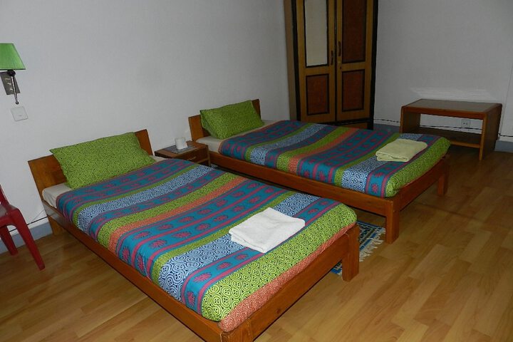 Room 4 of 68