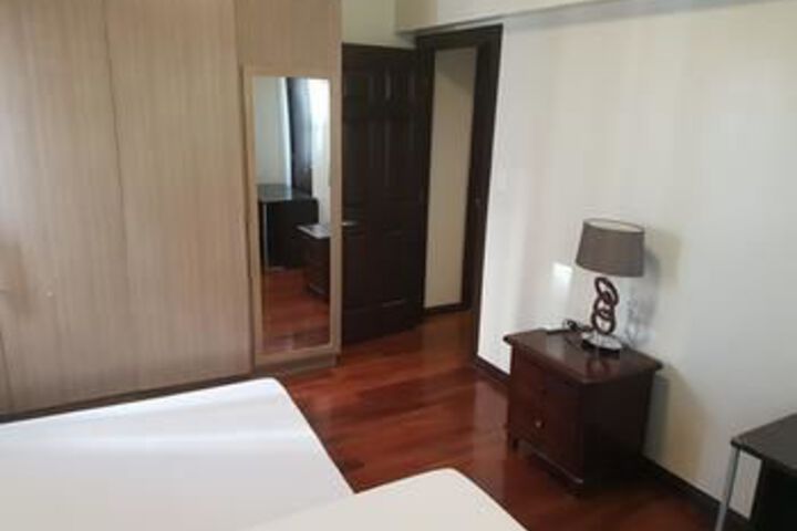 Room 28 of 127
