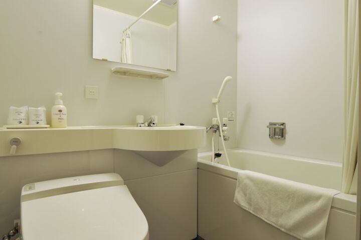 Room 8 of 29
