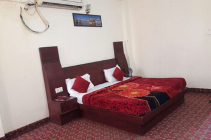 Room 19 of 35