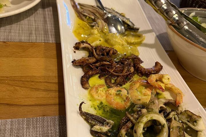 Dining 29 of 48