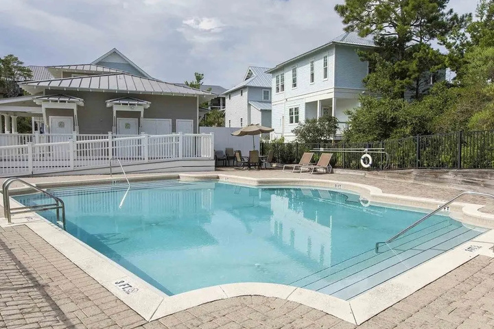 Pool 13 of 16