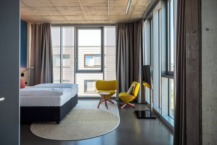 Room 10 of 53