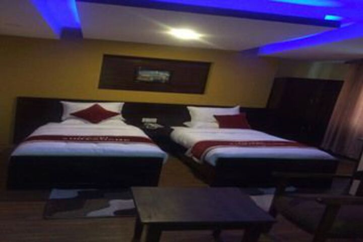 Room 20 of 34