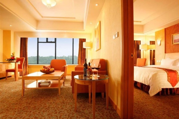 Room 18 of 40