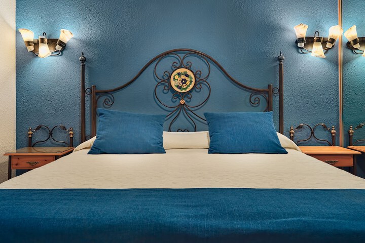 Room 3 of 51