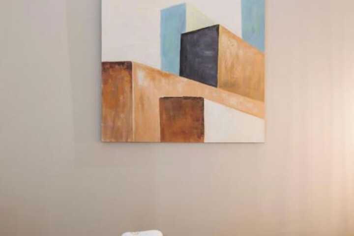 Room 2 of 95