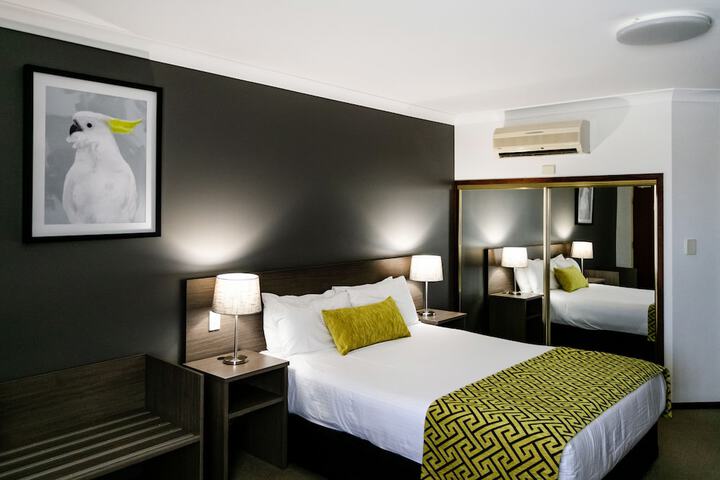 Room 14 of 74