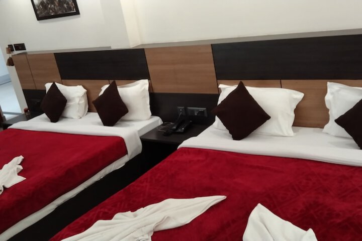 Room 6 of 7