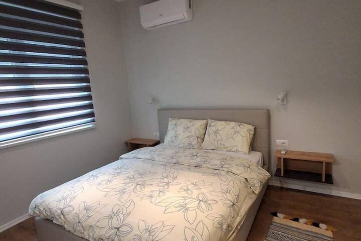 Room 4 of 19